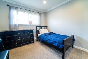 Private Pool OasisDisney 15mins Disney+ HBOGym