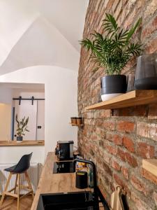 The Industrique Home - 3 Bedroom Apartment