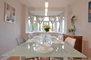 3 Bedroom 2 Bathroom Bungalow by CozyNest