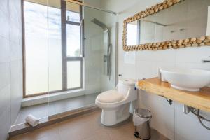 Ladera Loft with Views