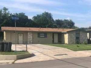 A Smaller Piece of Heaven, Near by Lackland AFB - Dilley