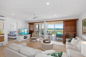 Noosa Crest Luxury Ocean View Apartment 32