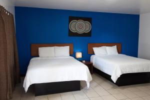Quadruple Room room in American Inn