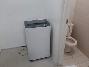 Spacious 2 Bedroom Unit with Pool