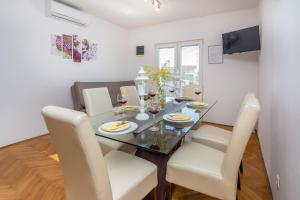 Apartment Radovic Nives