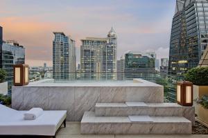 1041/38 Ploen Chit Road, Prathumwan, Bangkok 10330, Thailand.