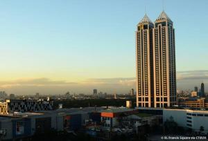 Posh Beds with City View and Pools - Aparthotels, Manila