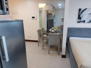 Posh Beds with City View and Pools