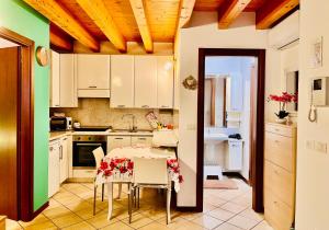 Central Apartment Private Parking Terrace & AC