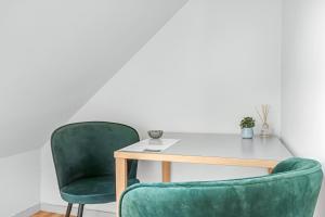 Storms stay - Near MCH & BOXEN