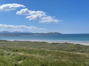 Donegal Beach Cottage with Sea Views & Internet TV, sleeps six