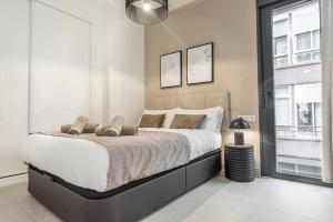 Modern apartment with patio & parking REMS