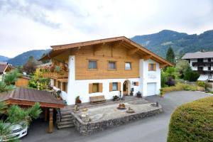 Marie Luise, Landhaus