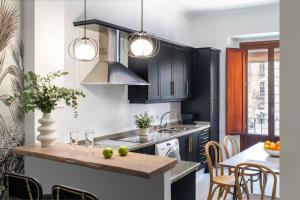 Hernando Colón Suite Apartments