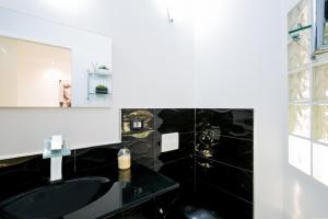 204 Atalaya 2 bedrooms, sea view, private parking