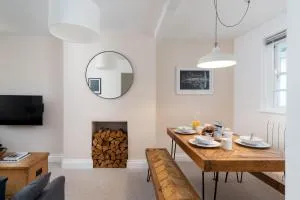 Stylish Two Bedroom Cottage - In Town Centre - 圣艾夫斯