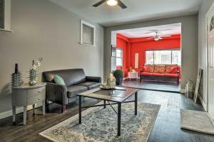 Quiet Chicago Townhome Walk to Subway Stations