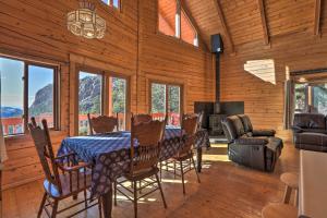 Cripple Creek Escape with Deck and Mountain Views!