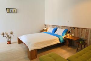 Phòng Deluxe Giường Đôi Có Vòi Sen (Deluxe Double Room with Shower)