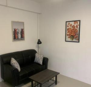 Barzilla Bar And Guesthouse