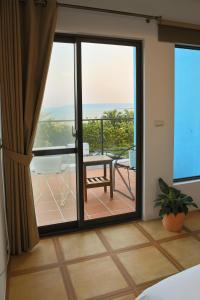 Phòng Giường Đôi Có Sân Hiên (Double Room with Terrace)