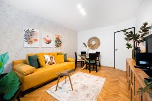 Metro Świętokrzyska Boho Aesthetic Apartment