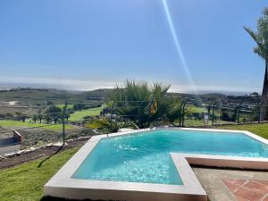 HomeForGuest SALOBRE GOLF VILLA, POOL, BBQ, WIFI, STUNNING VIEWS