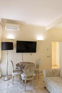 Classic 1BR Outside ZTL & 10 min from Center