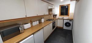 Spacious, modern 3 bedroom luxury flat in centre location