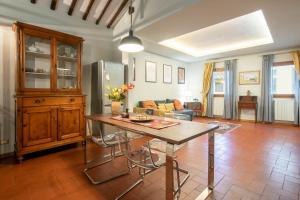 Borgo La Croce Apartment