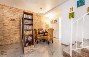 Amazing Home In Aznalcázar With Wifi