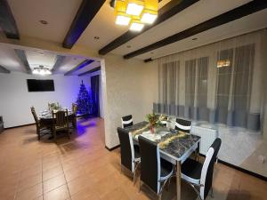 Шале Парламент, Яблуниця