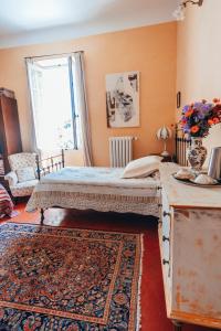 Maisons d'hotes B&B en Provence- Villa Saint Marc : Chambre Double ou Lits Jumeaux - Vue sur Montagnes