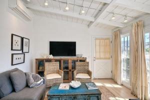 Walk to Beach, Patio with Ocean View, AC