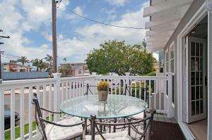 Walk to Beach, Patio with Ocean View, AC