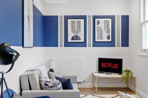 The Ultimate Property on the Coast - Sleeps 35!