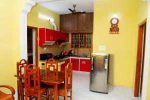 Sri Apt Homestay A2 Family-Friendly 2BHK with Kitchen