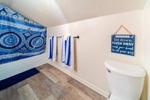 Cottage in the Falls, 2 b, 2 bath, fireplace