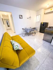 2CB-4 APARTAMENTO DE 2 ALCOBAS EN EL CENTRO HISTORICO CON AIRE ACONDICIONADO Y WIFI