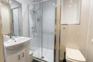 New 2 bed apartment with stunning views of Arthur Seat Mountain