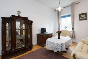 Big Cosy RETRO Apt, FREE PARKING, 15min OldTown & Kazimierz - by Homelike Krakow