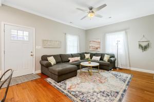 *Lux Modern Townhome * Downtown* King Beds * Duke* - 4hvězdičkové hotely ve městě Durham