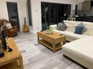 Surfers Lodge - Rest Bay, Porthcawl - Pyle