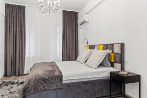 Brand New Studio - Old Town