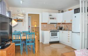 2 Bedroom Amazing Home In Rottneros