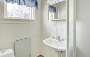 2 Bedroom Amazing Home In Rottneros