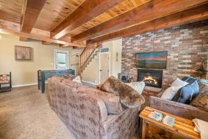 Lakeview Trout N About - Walk to Lake, Close to Village & Slopes