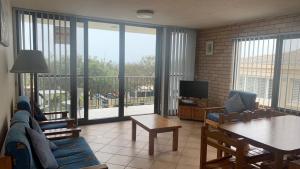 Waikiki Unit 4 Kings Beach QLD