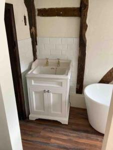 Monk House - Historic Foundation Invites guests