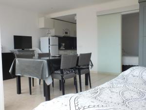 Encantador apartamento de 1 habitación con piscina y jardín en Roses Santa-Margarita - ES-204-24